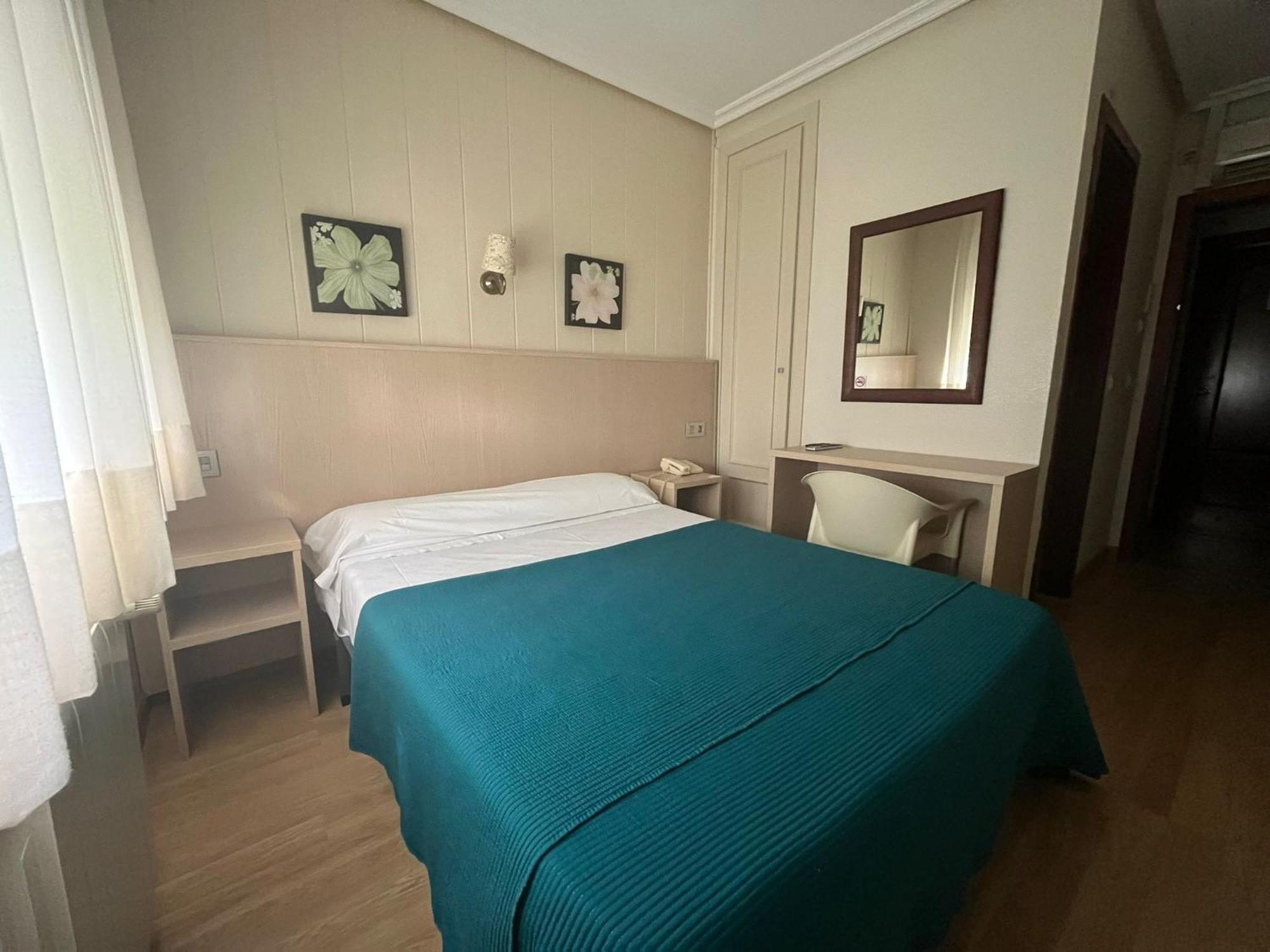 Hotel La Basilica Venta de Baños Esterno foto